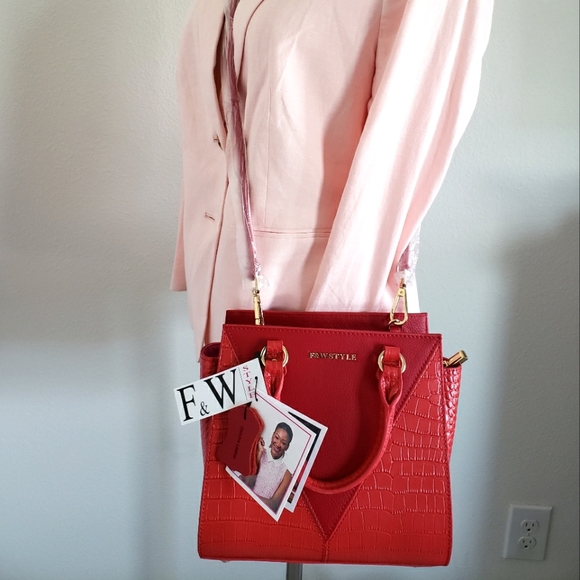 F&W STYLE Bella Red Crocodile & Pebble Leather Handbag - Picture 4 of 14